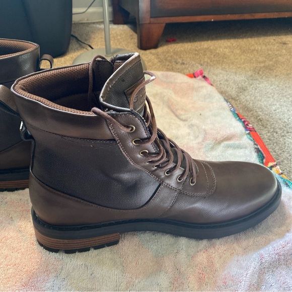 Mens guess leather boots size 12 - Picture 3 of 8